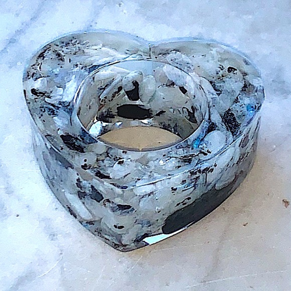 RESIN NATURAL RAINBOW MOONSTONE CHUNKS HEART SHAPED SPHERE HOLDER HAND CRAFTED